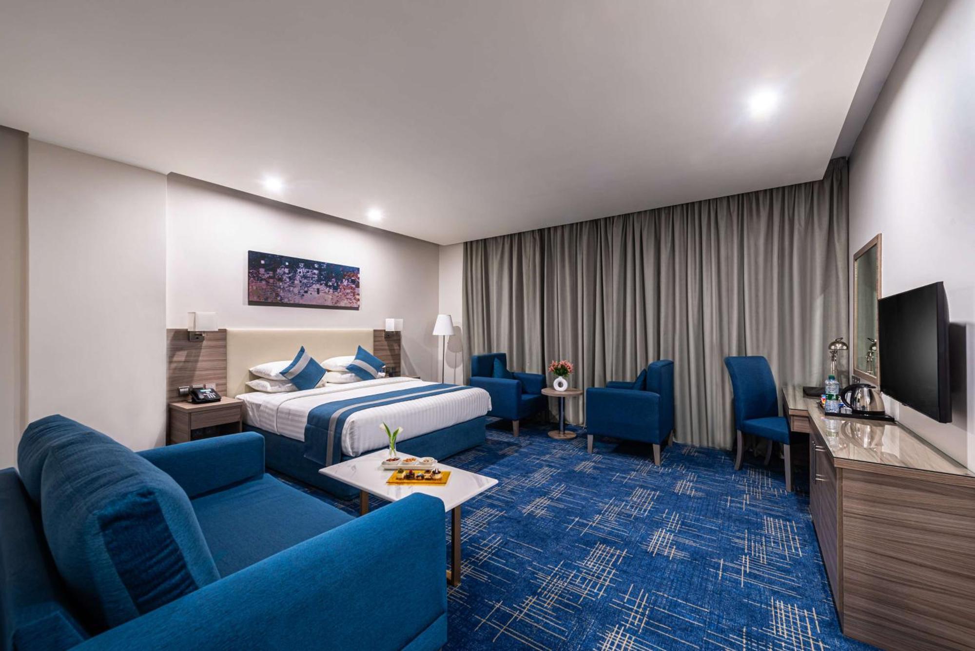 Western Center Hotel *
