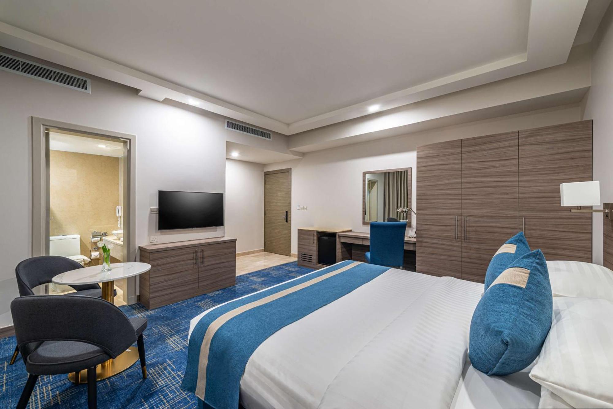Hotel Western Center *