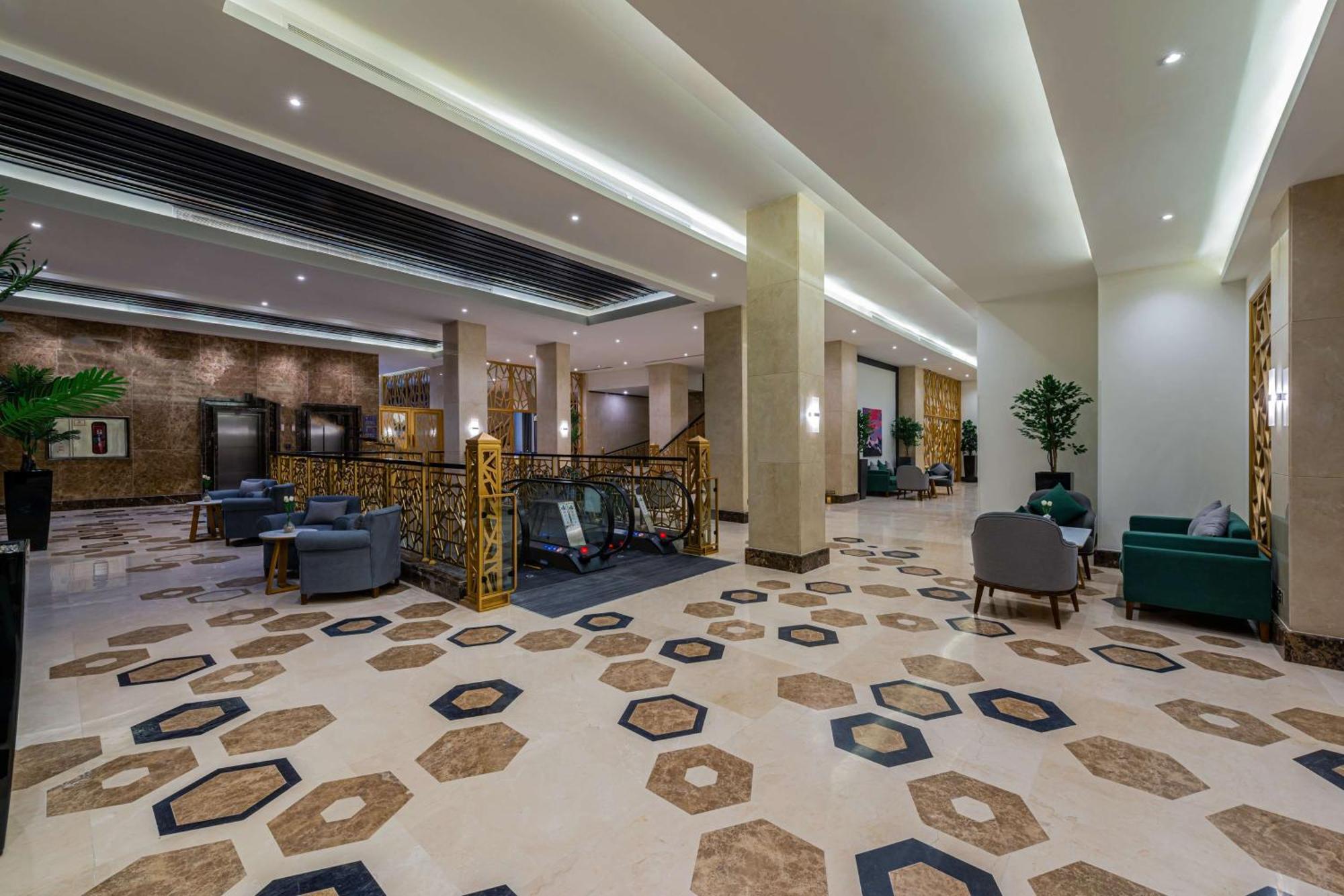 Western Center Hotel *